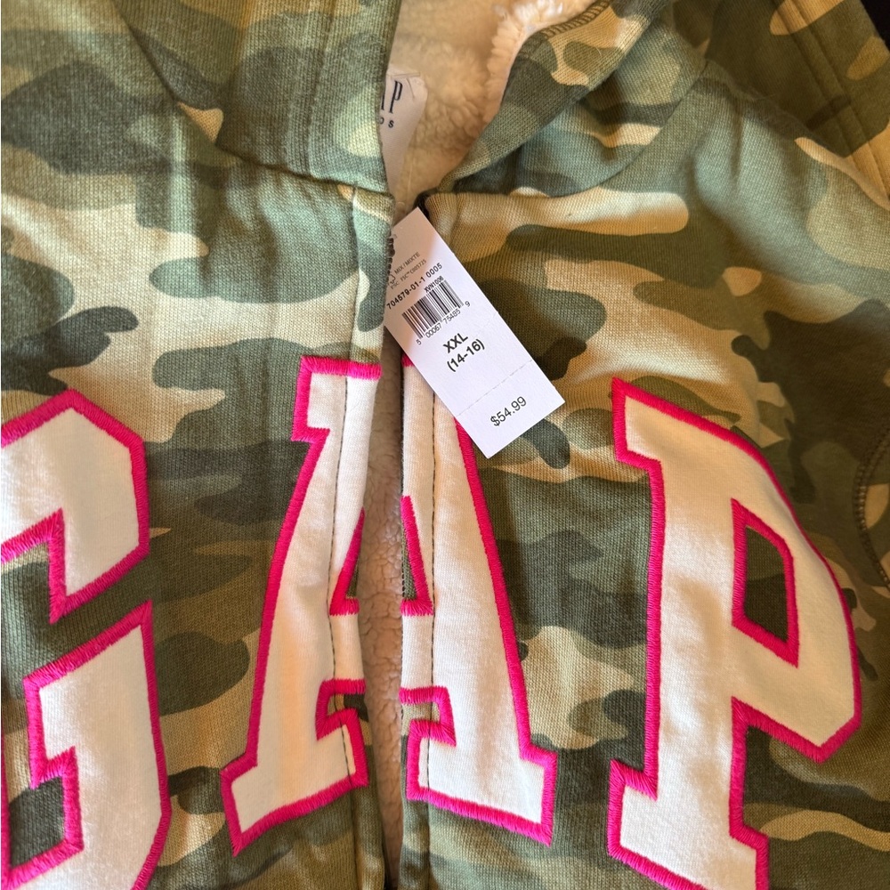 New tags, heavy, plush sweater